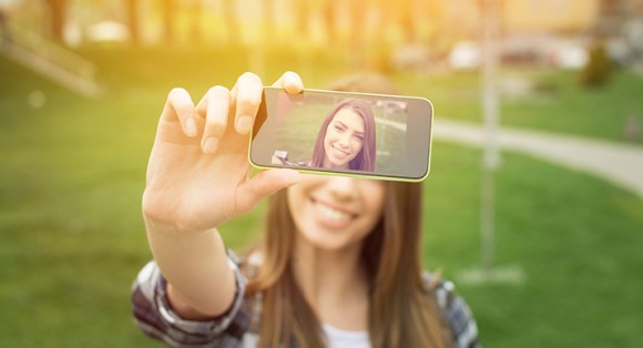 Selfies in the world of E-commerce. What can we learn?